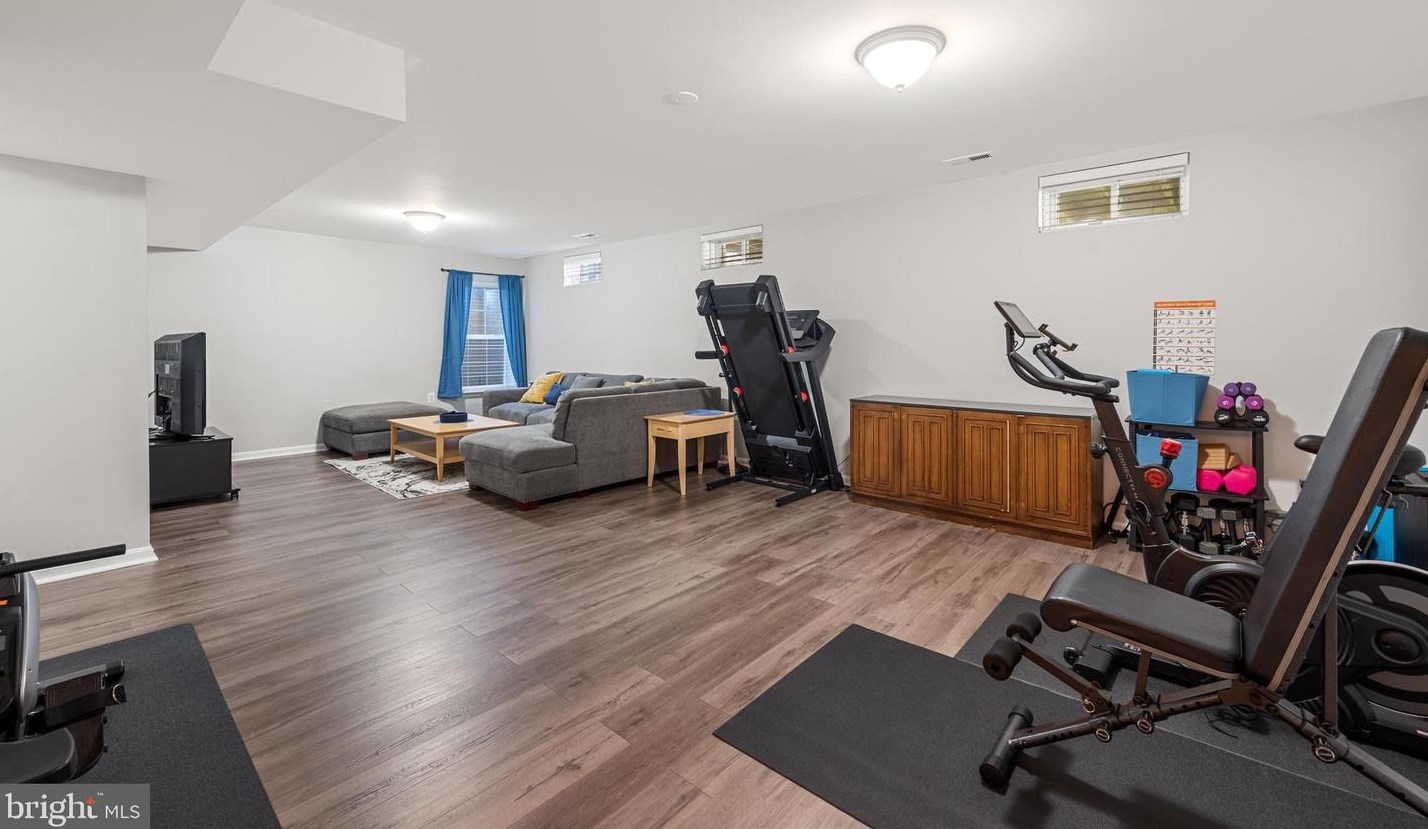 187 Colonial Dr, Charles Town WV  25414-4498 exterior