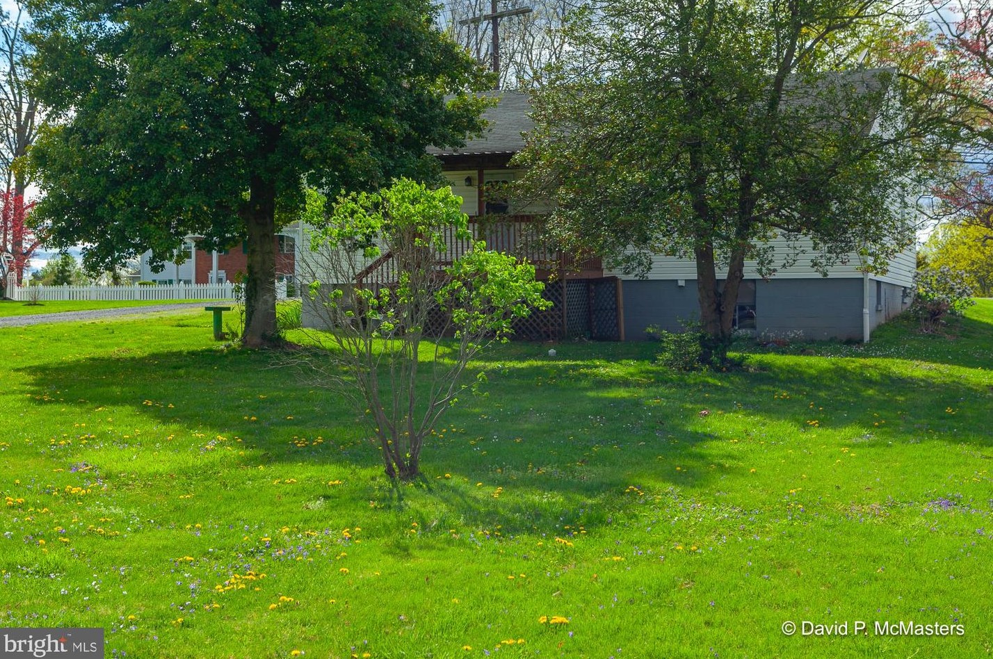 476 Jefferson Ave, Charles Town WV 25414-1122 exterior