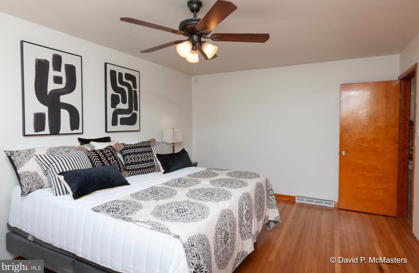 476 Jefferson Ave, Charles Town WV 25414-1122 exterior