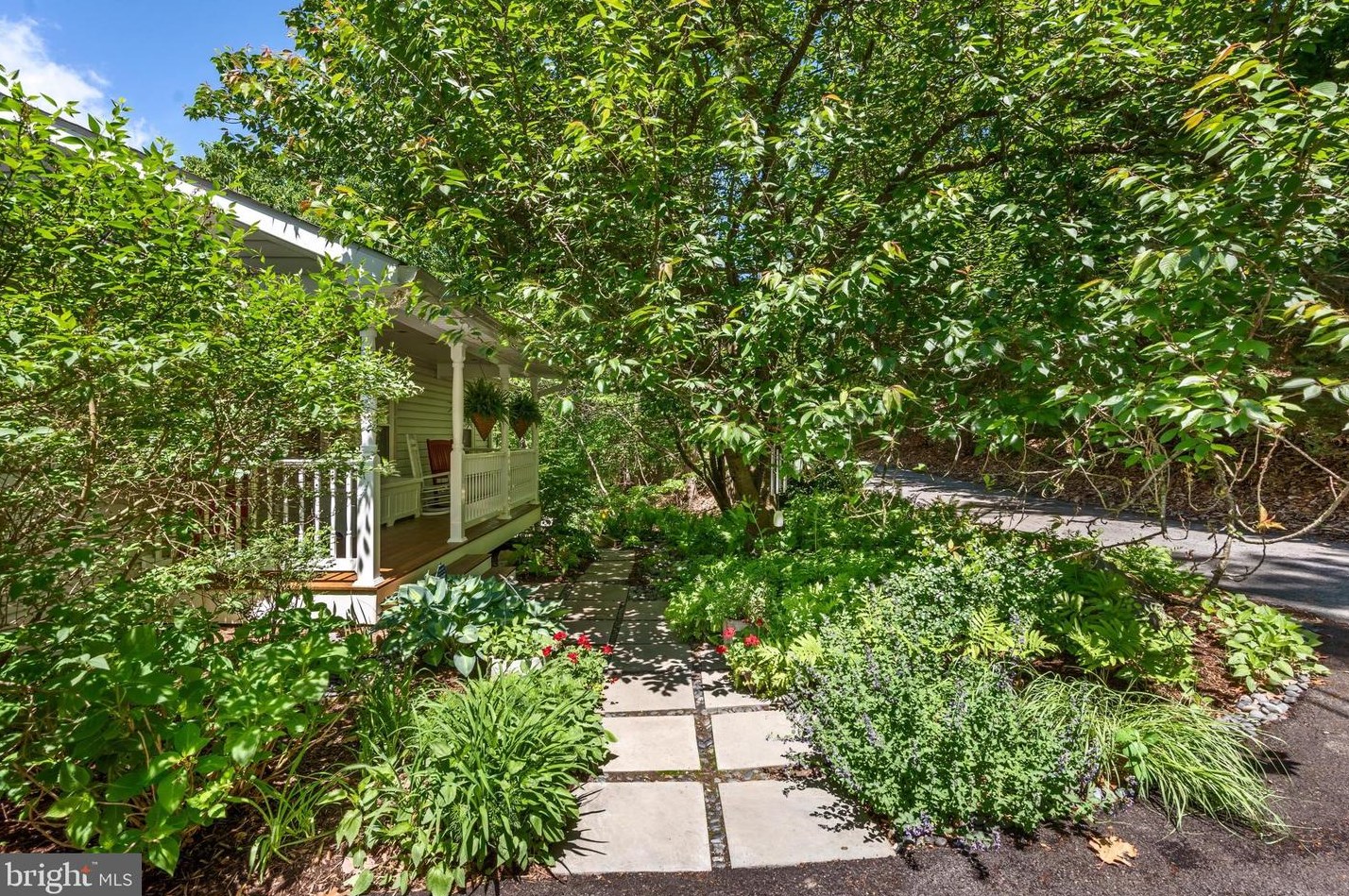 137 Moonridge Ln, Harpers Ferry WV  25425-6237 exterior