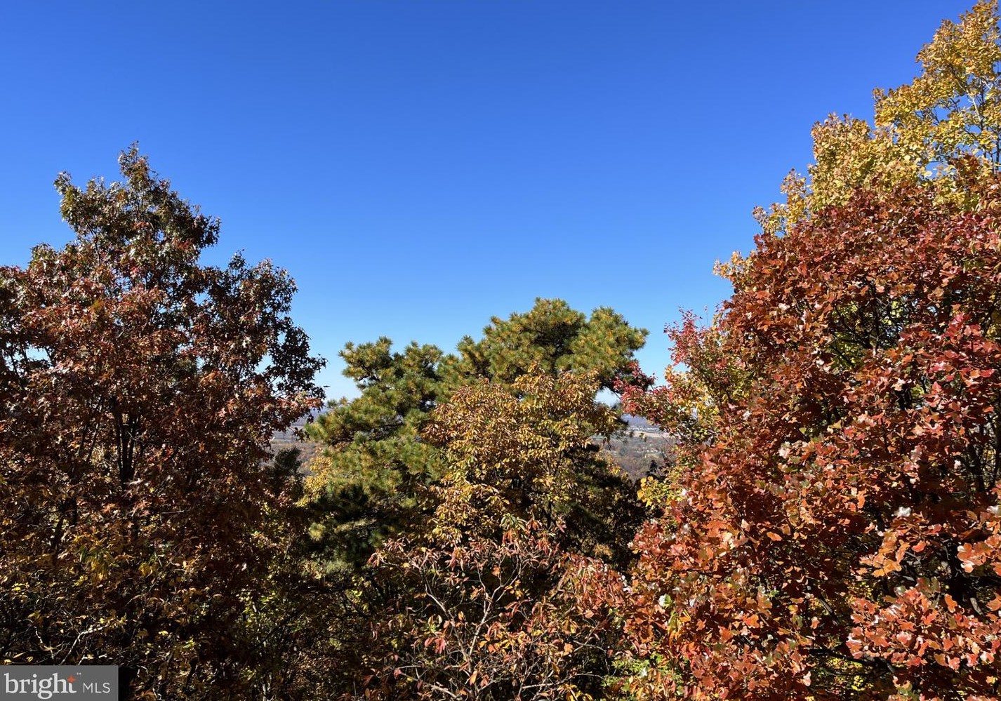 137 Moonridge Ln, Harpers Ferry WV  25425-6237 exterior