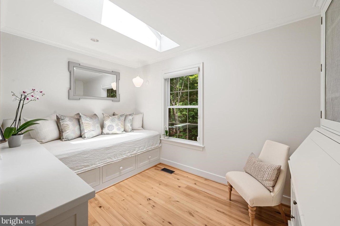 137 Moonridge Ln, Harpers Ferry WV  25425-6237 exterior