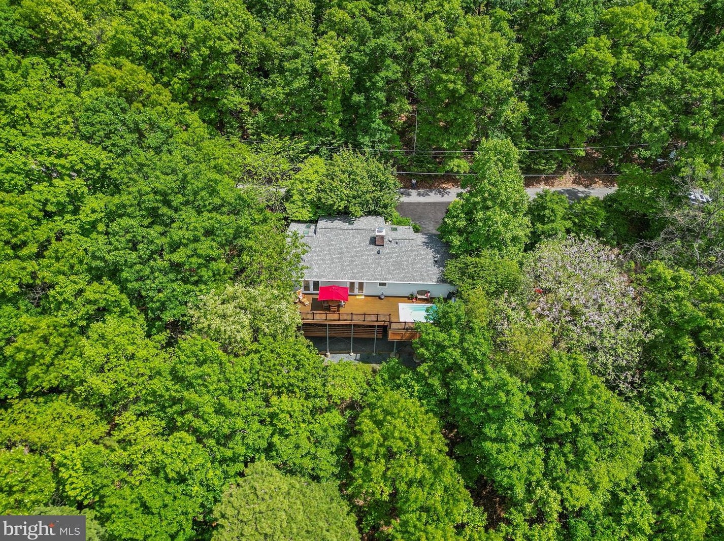 137 Moonridge Ln, Harpers Ferry WV  25425-6237 exterior