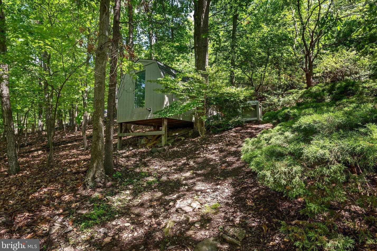 137 Moonridge Ln, Harpers Ferry WV  25425-6237 exterior