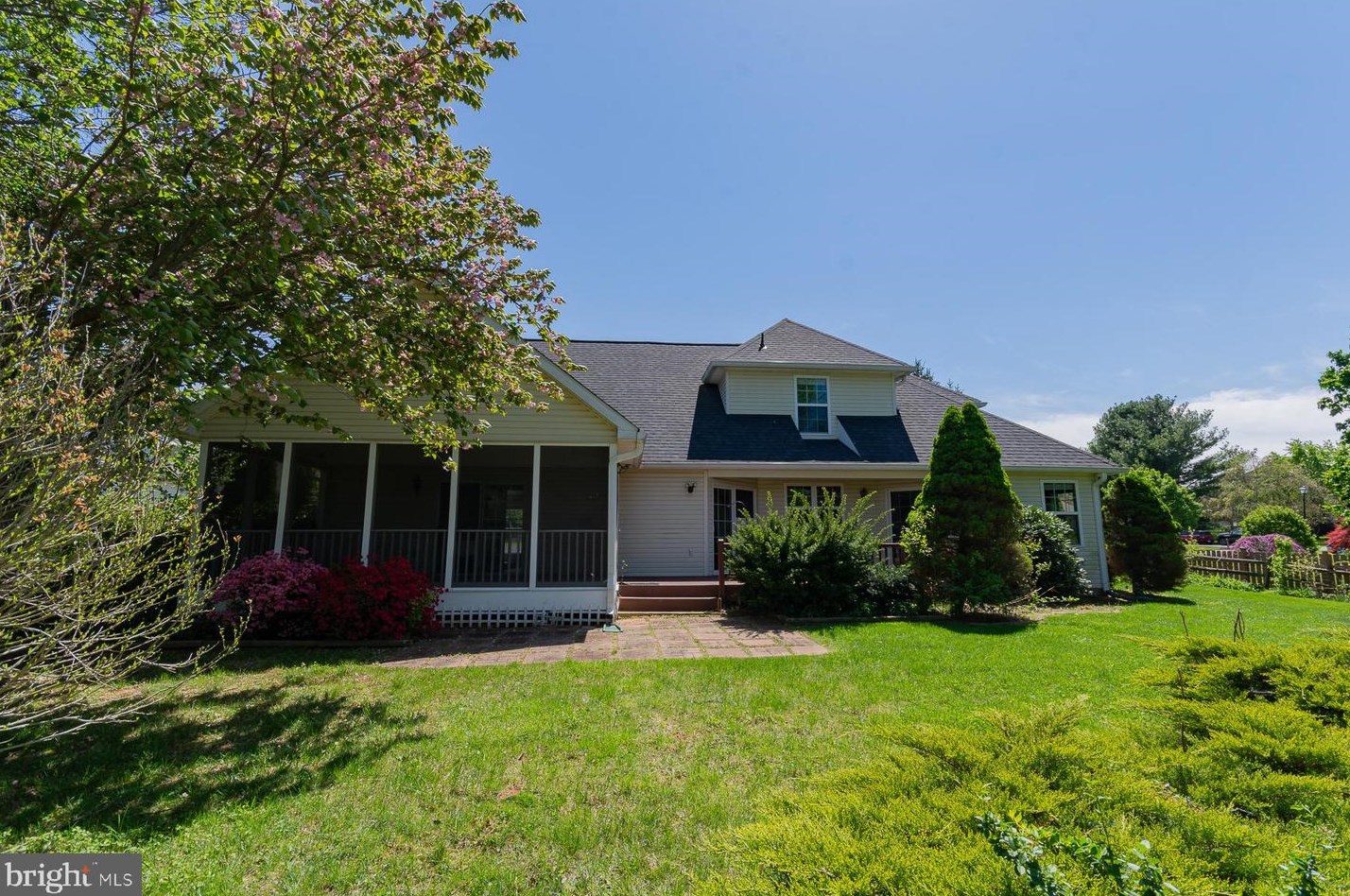 71 Sheriden Dr, Charles Town, WV 25414