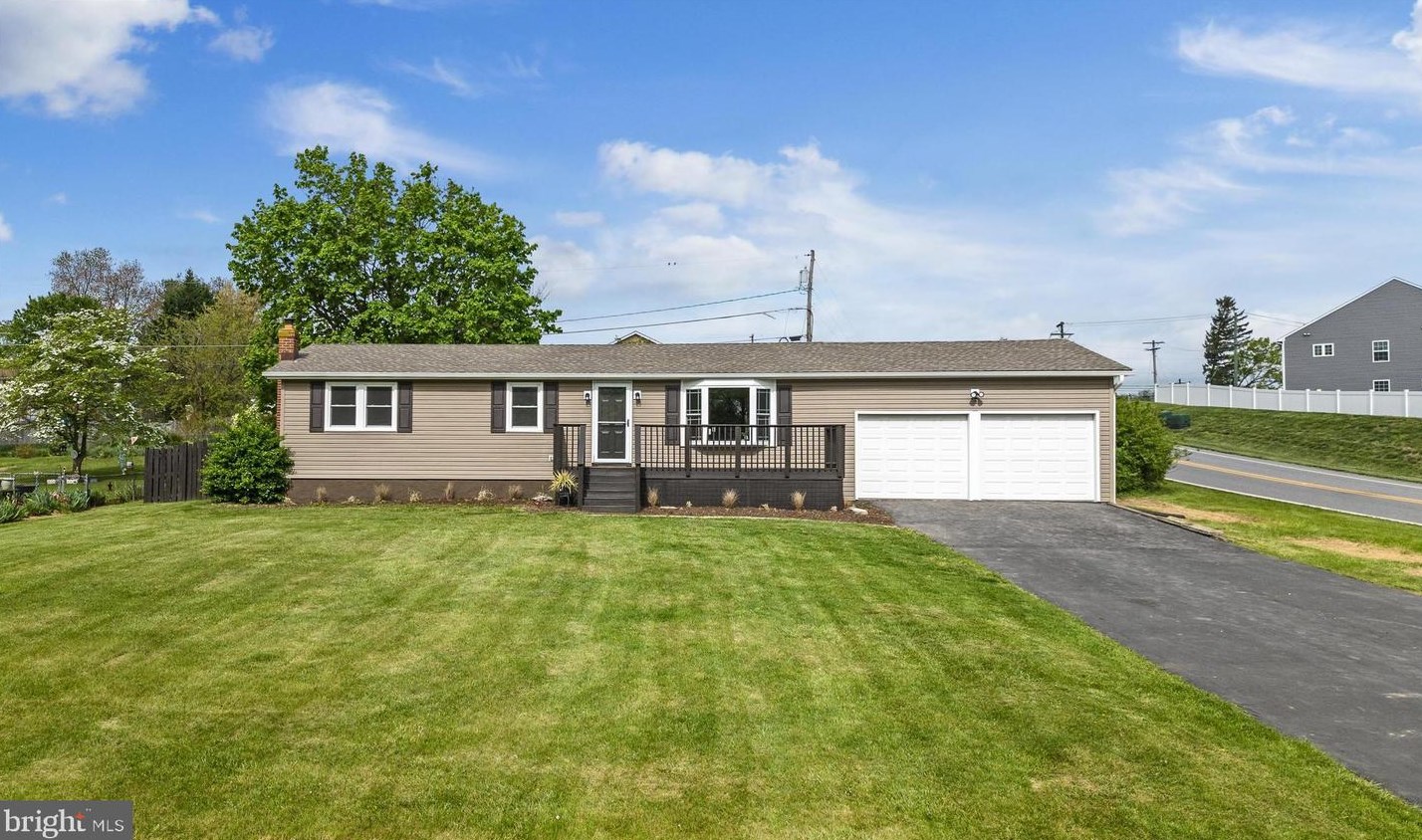 227 Azalea Dr, Charles Town, WV 25414