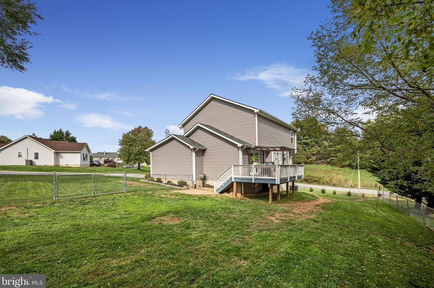 15 Lee Brown Cir, Charles Town WV 25414-4505 exterior