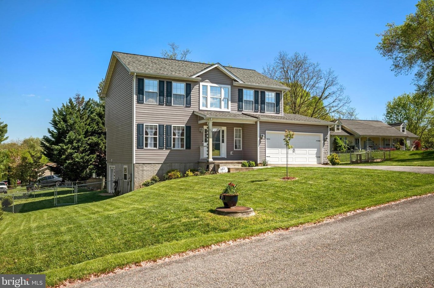15 Lee Brown Cir, Charles Town WV 25414-4505 exterior