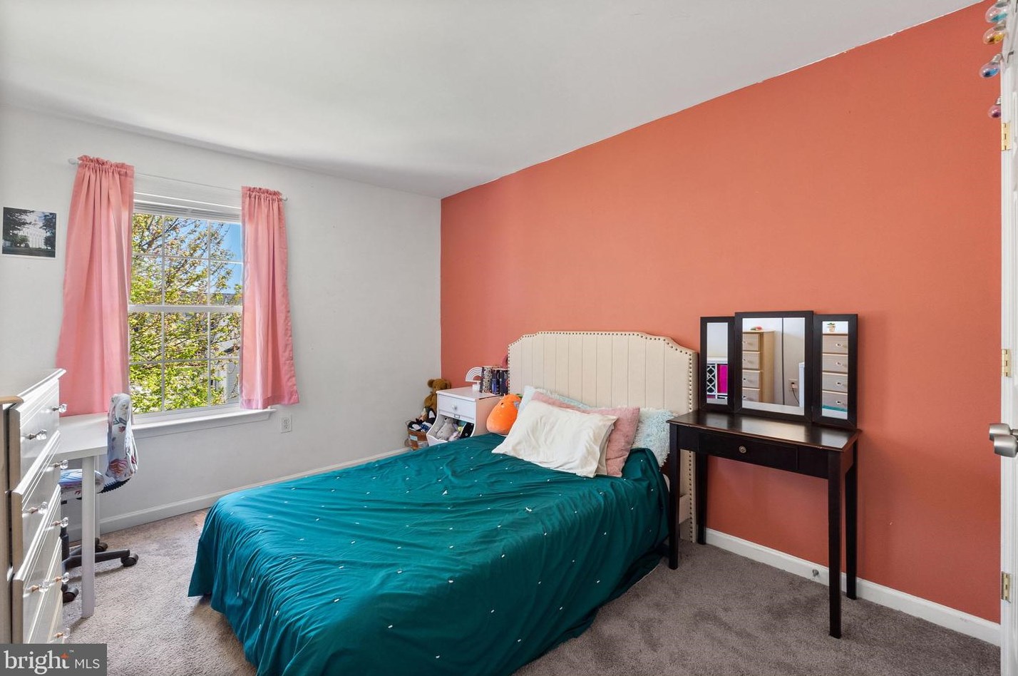 57 Southwinds Dr, Charles Town WV  25414-3976 exterior