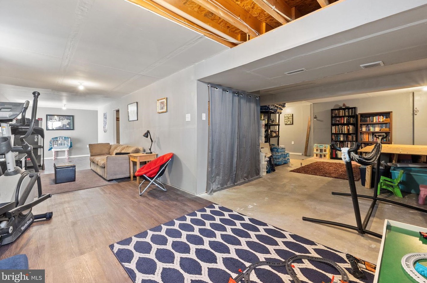 57 Southwinds Dr, Charles Town WV  25414-3976 exterior