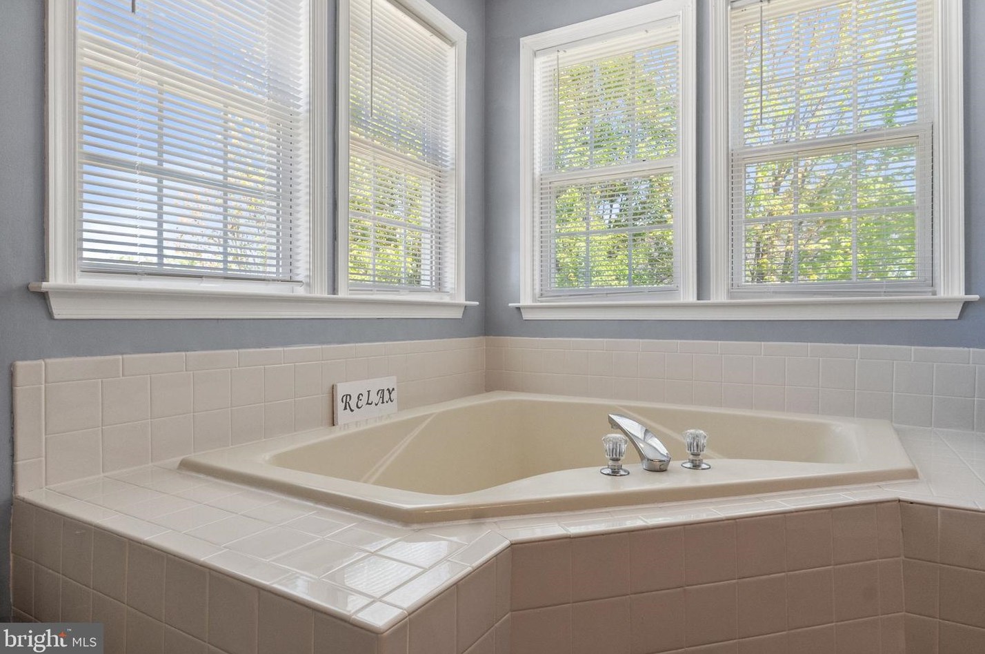 57 Southwinds Dr, Charles Town WV  25414-3976 exterior