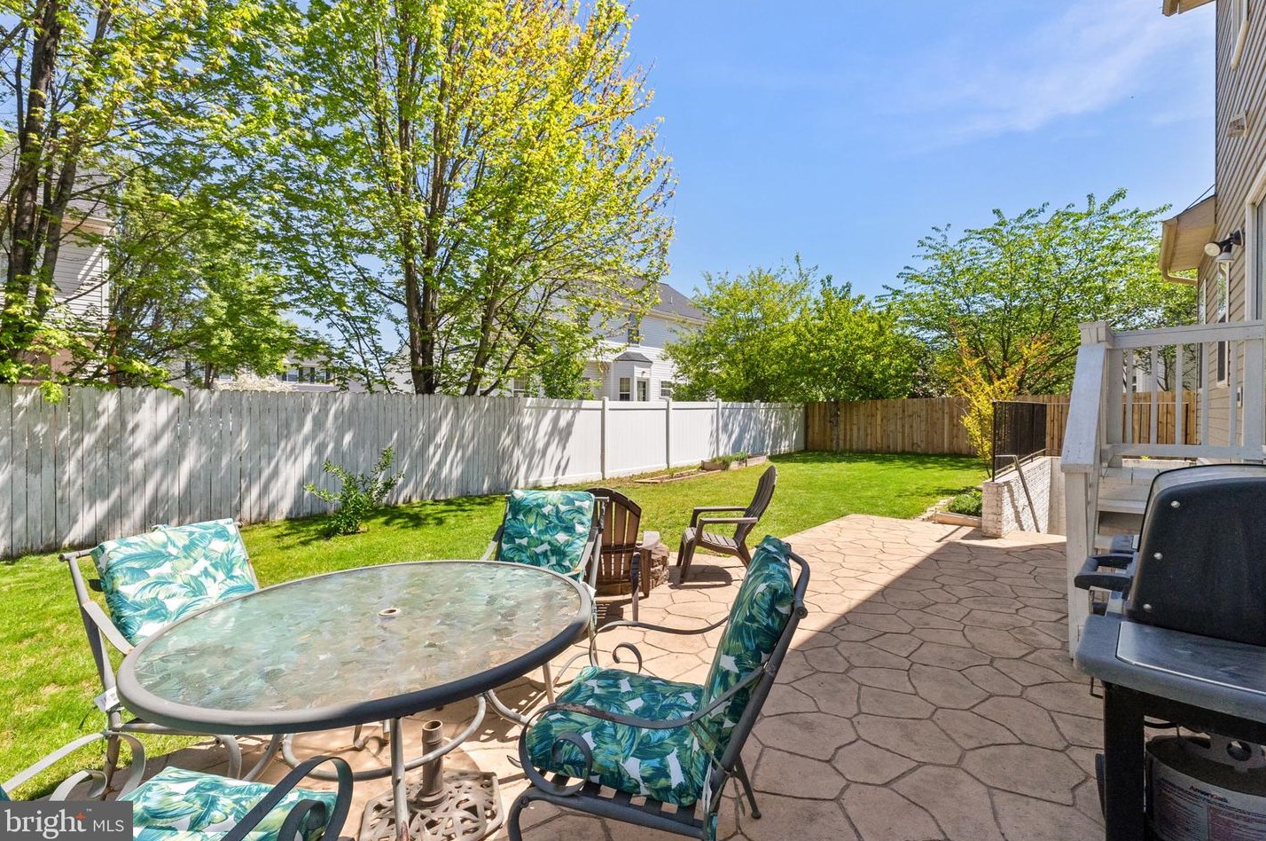 57 Southwinds Dr, Charles Town WV  25414-3976 exterior