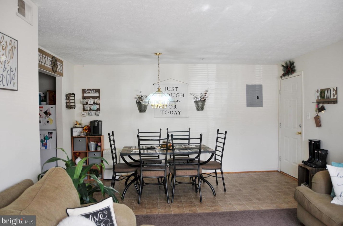 145 Hensel Dr, Shepherdstown, WV 25443-4315