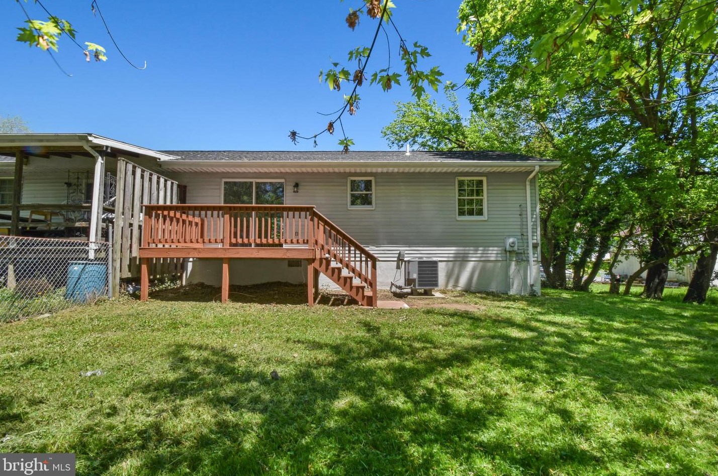 84 Blandy St, Harpers Ferry, WV 25425