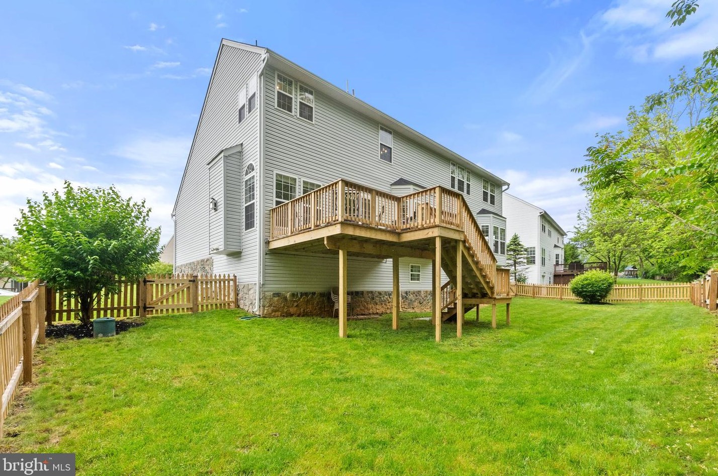 311 Spyglass Hl Dr, Charles Town WV  25414-3989 exterior