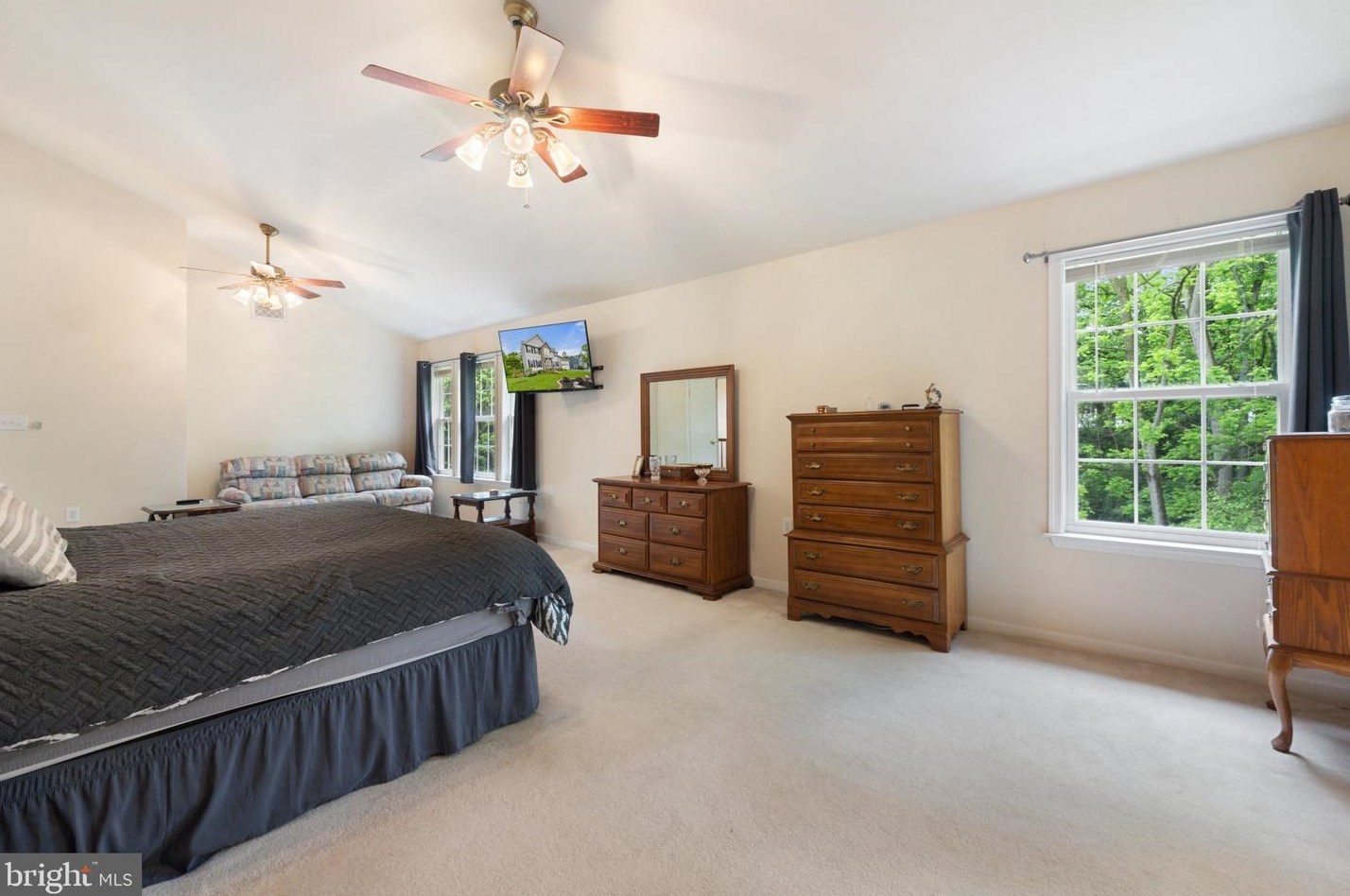 311 Spyglass Hl Dr, Charles Town WV  25414-3989 exterior