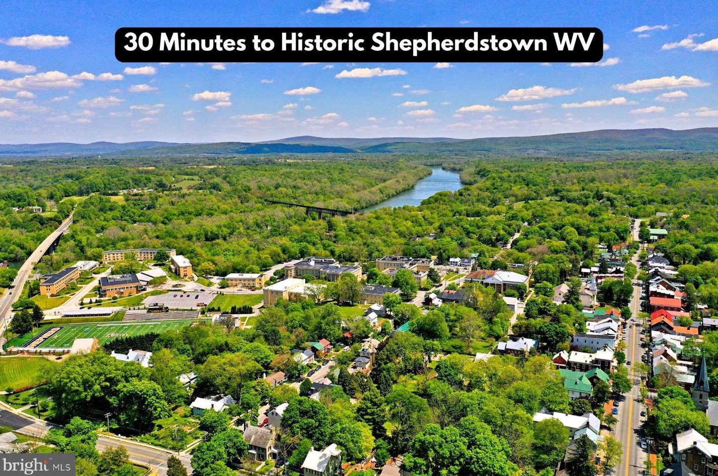 311 Spyglass Hl Dr, Charles Town WV  25414-3989 exterior