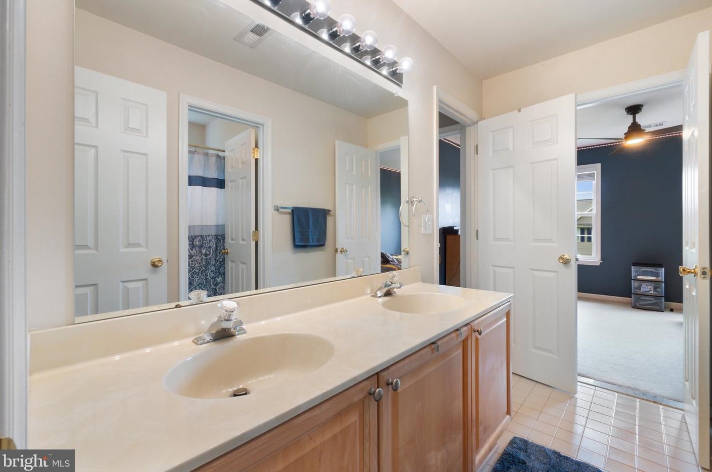 311 Spyglass Hl Dr, Charles Town WV  25414-3989 exterior