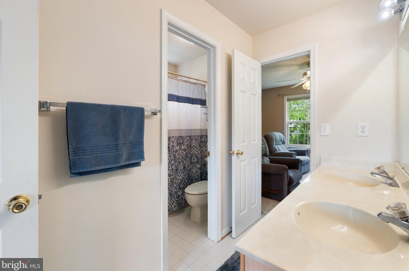 311 Spyglass Hl Dr, Charles Town WV  25414-3989 exterior