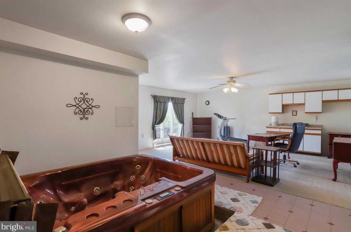 76 Windsor Dr, Charles Town WV 25414-2560 exterior