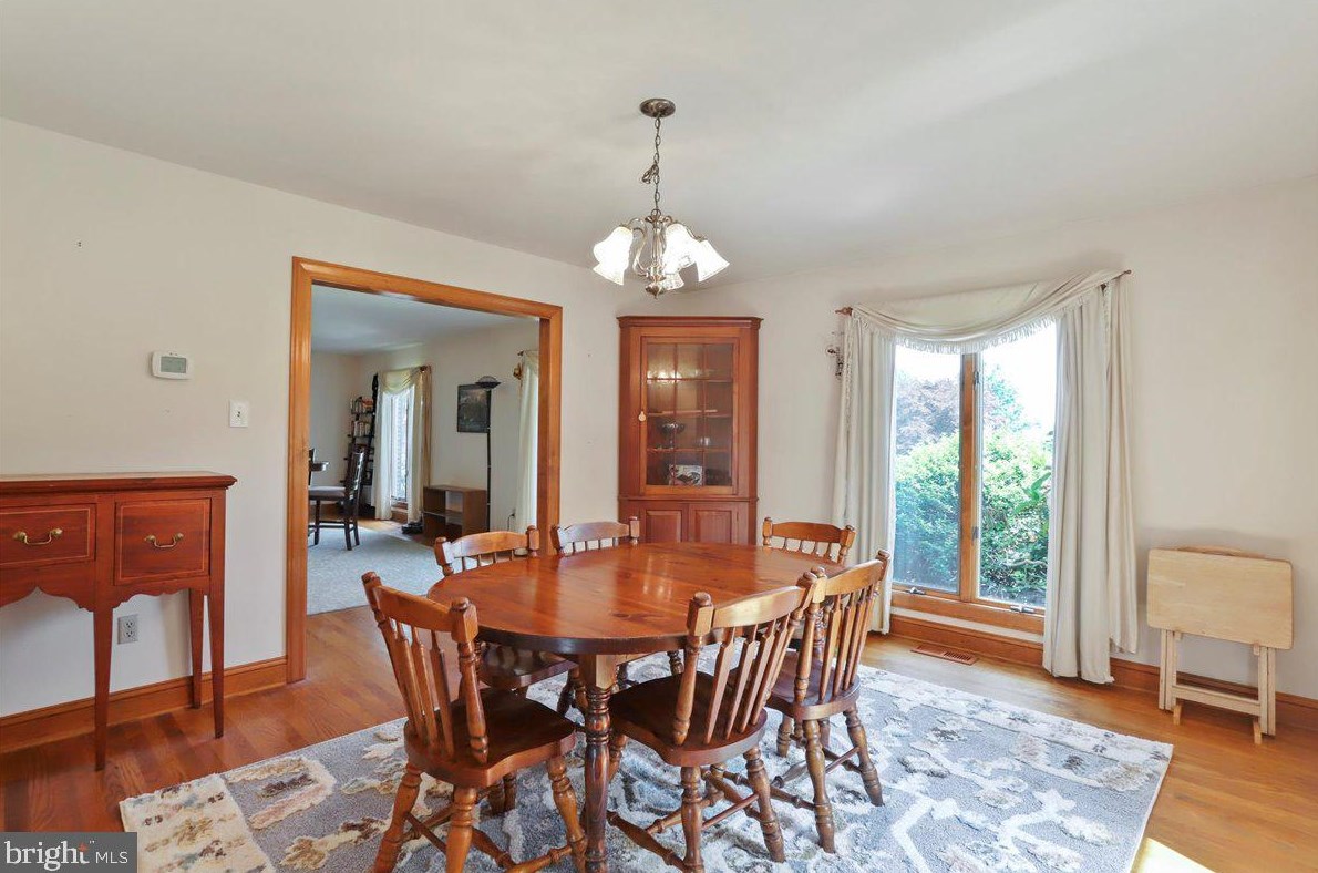 76 Windsor Dr, Charles Town WV 25414-2560 exterior