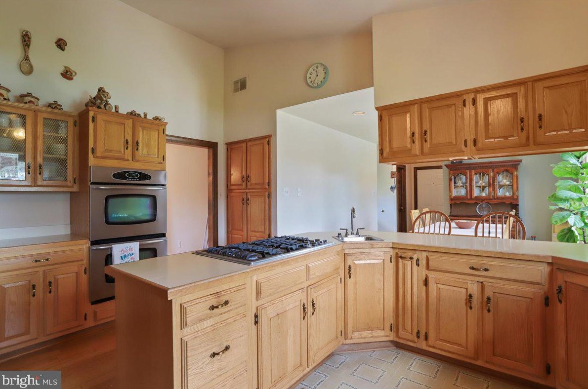 76 Windsor Dr, Charles Town WV 25414-2560 exterior