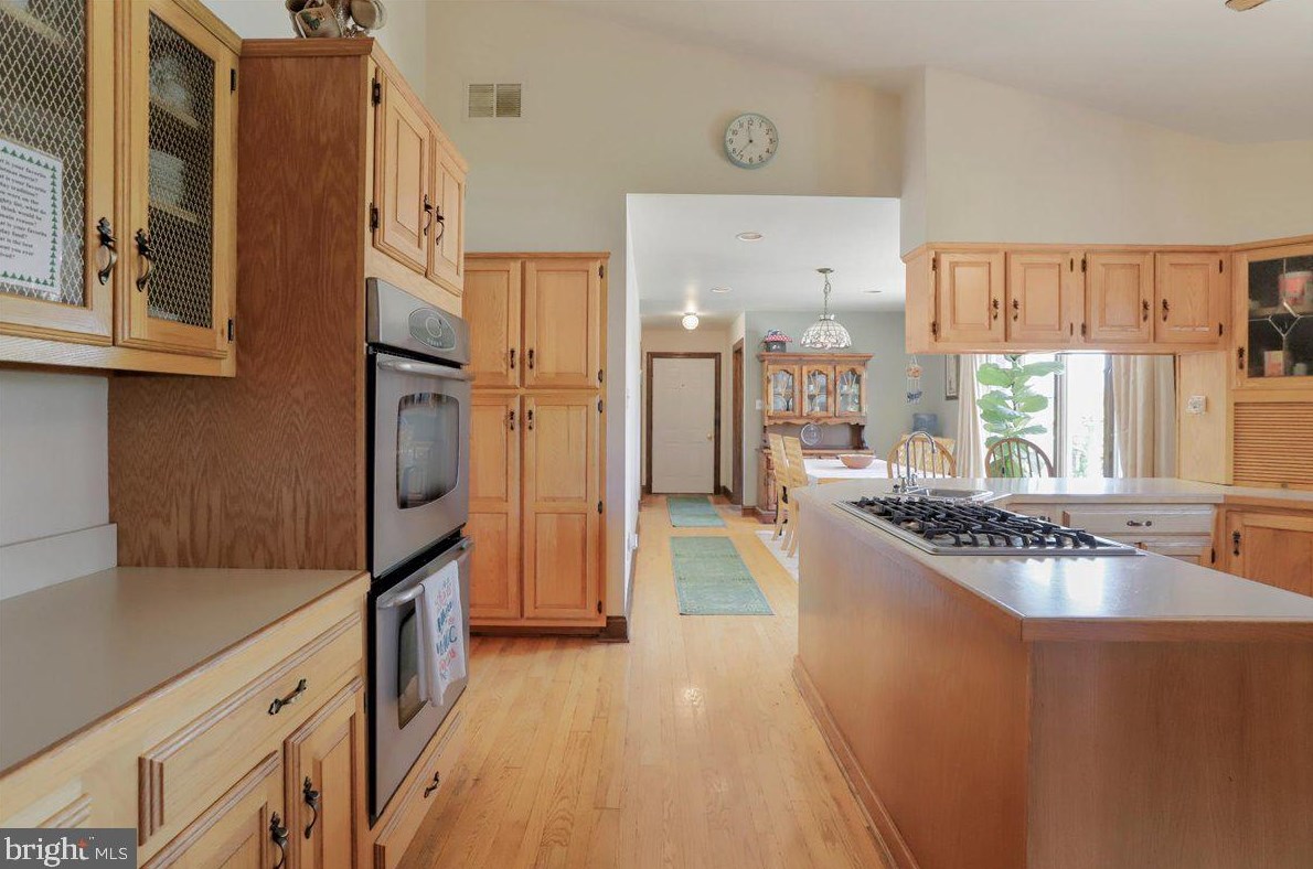 76 Windsor Dr, Charles Town WV 25414-2560 exterior