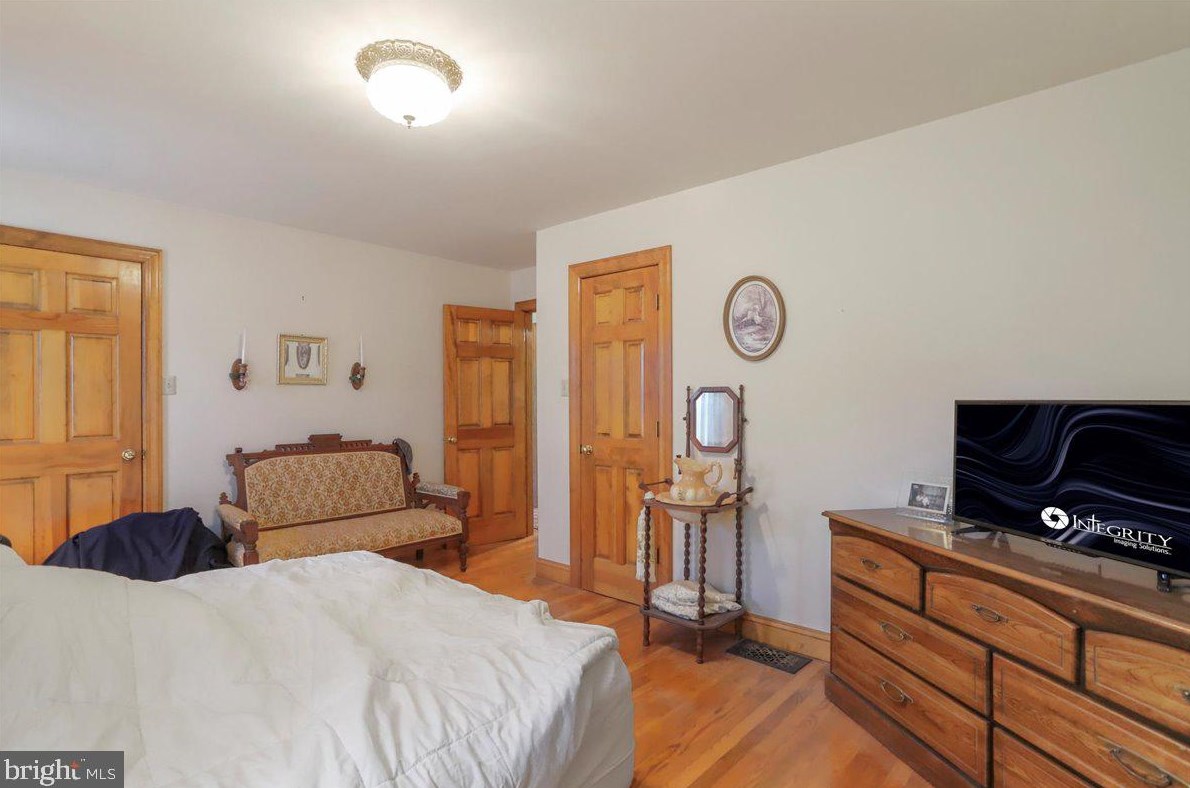 76 Windsor Dr, Charles Town WV 25414-2560 exterior