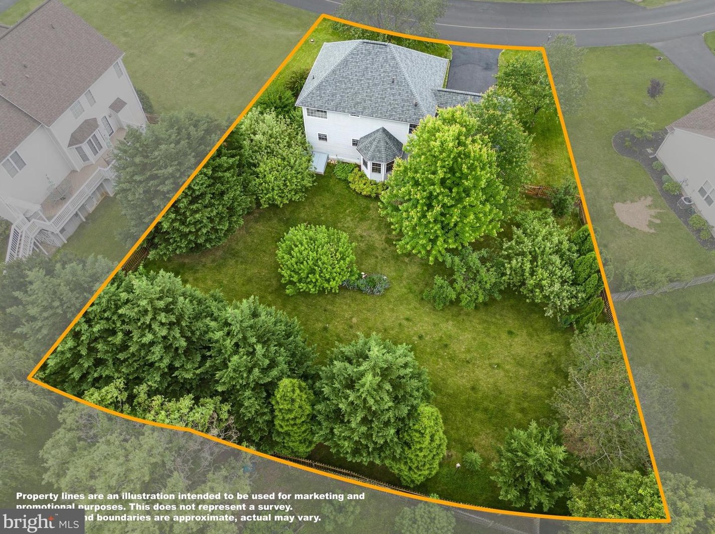 30 Pommel Ln, Charles Town WV 25414-9329 exterior