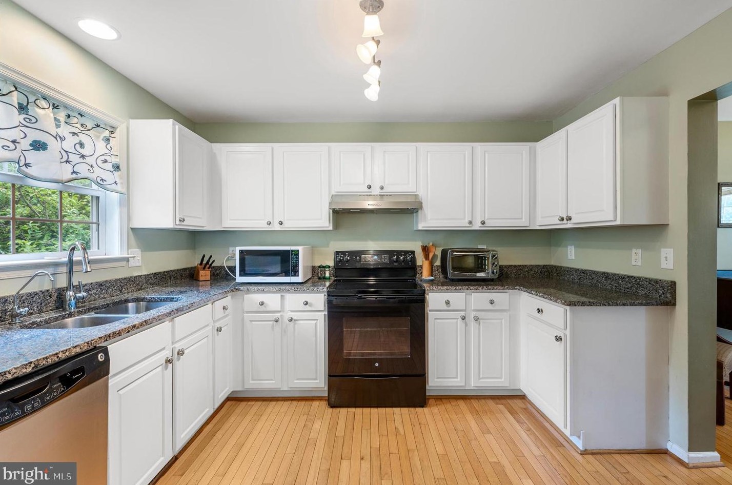 30 Pommel Ln, Charles Town WV 25414-9329 exterior