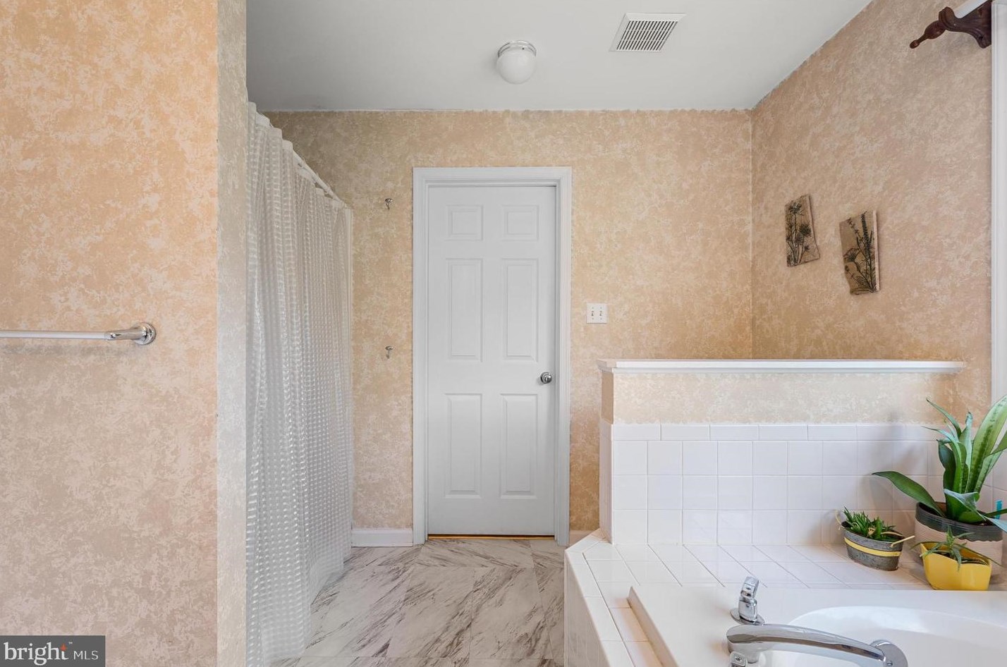 30 Pommel Ln, Charles Town WV 25414-9329 exterior