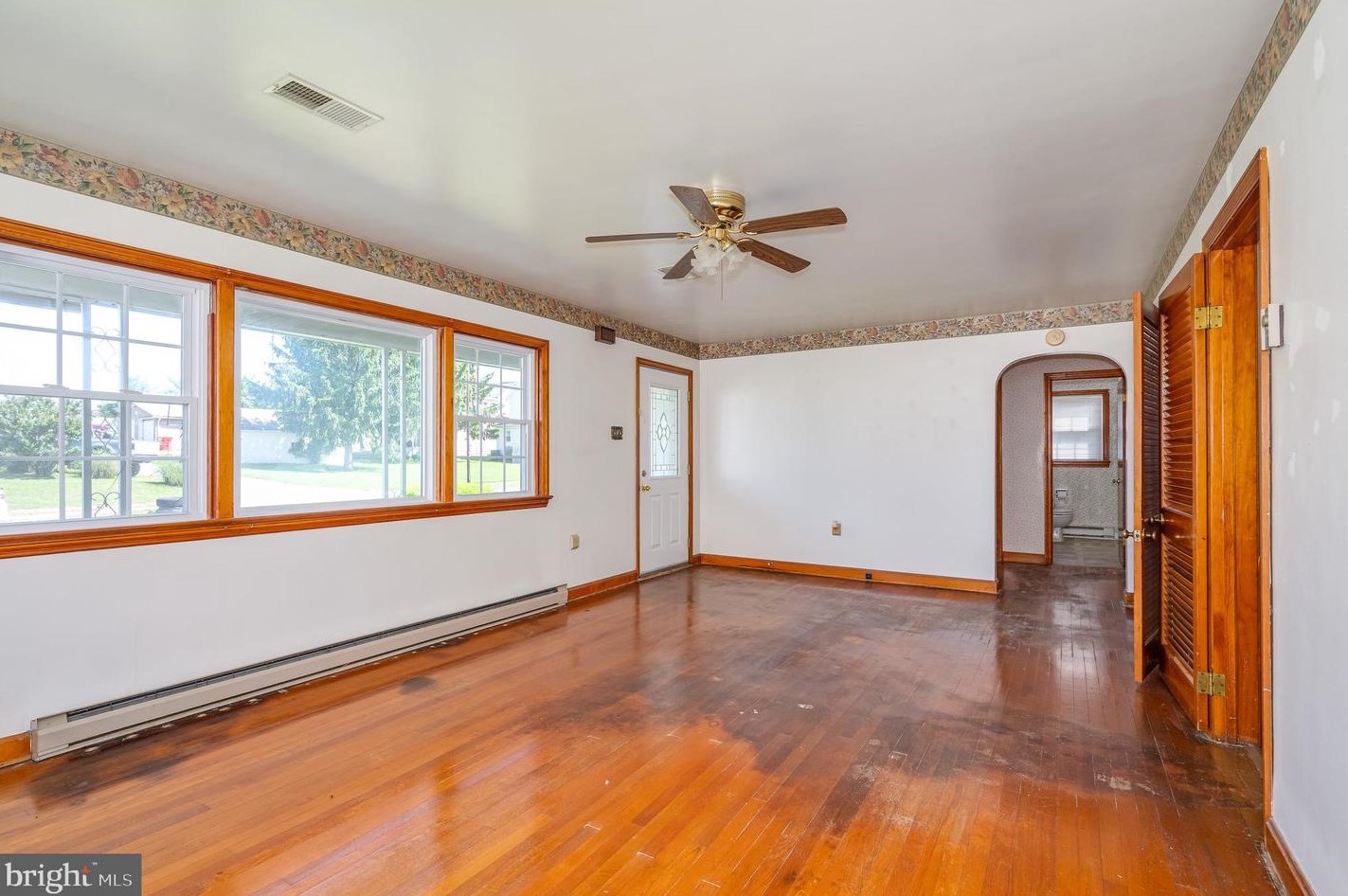 107 6 Ave, Ranson WV 25438-1402 exterior