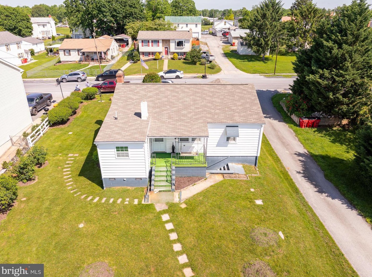 107 6 Ave, Ranson WV 25438-1402 exterior