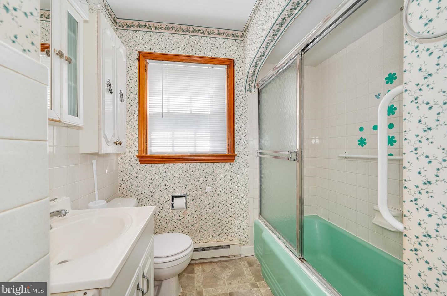 107 6 Ave, Ranson WV 25438-1402 exterior