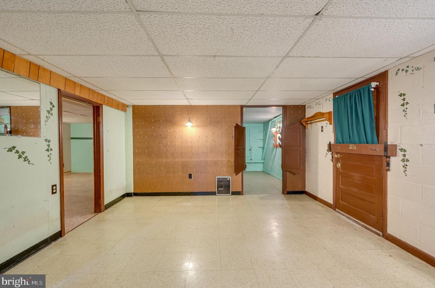 107 6 Ave, Ranson WV 25438-1402 exterior