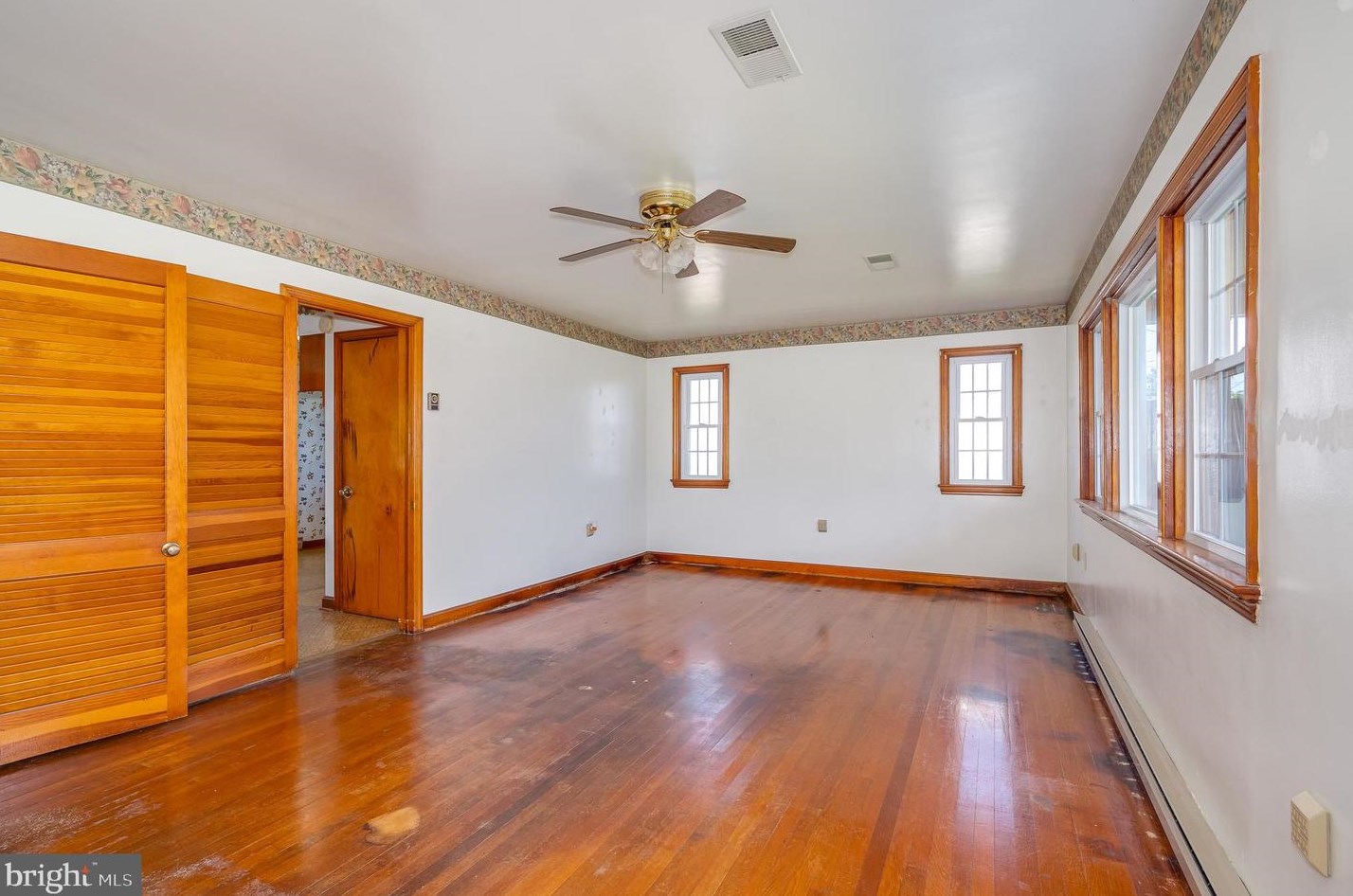 107 6 Ave, Ranson WV 25438-1402 exterior