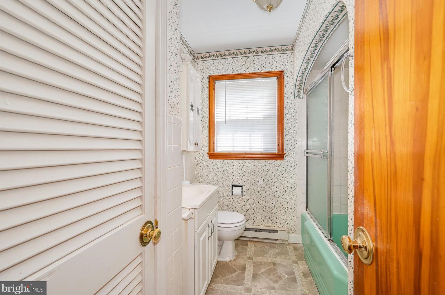 107 6 Ave, Ranson WV 25438-1402 exterior