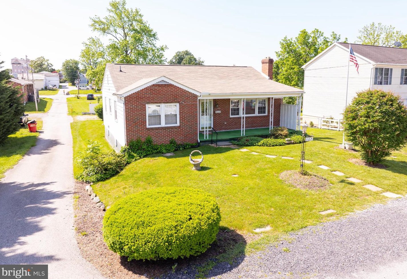 107 6 Ave, Ranson WV 25438-1402 exterior