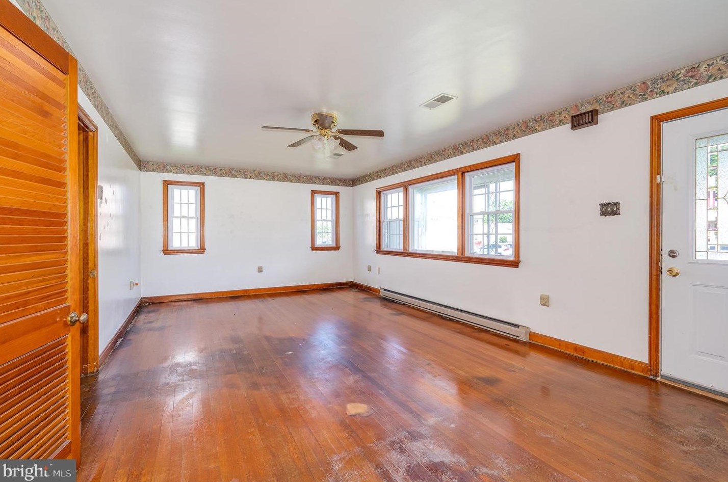 107 6 Ave, Ranson WV 25438-1402 exterior