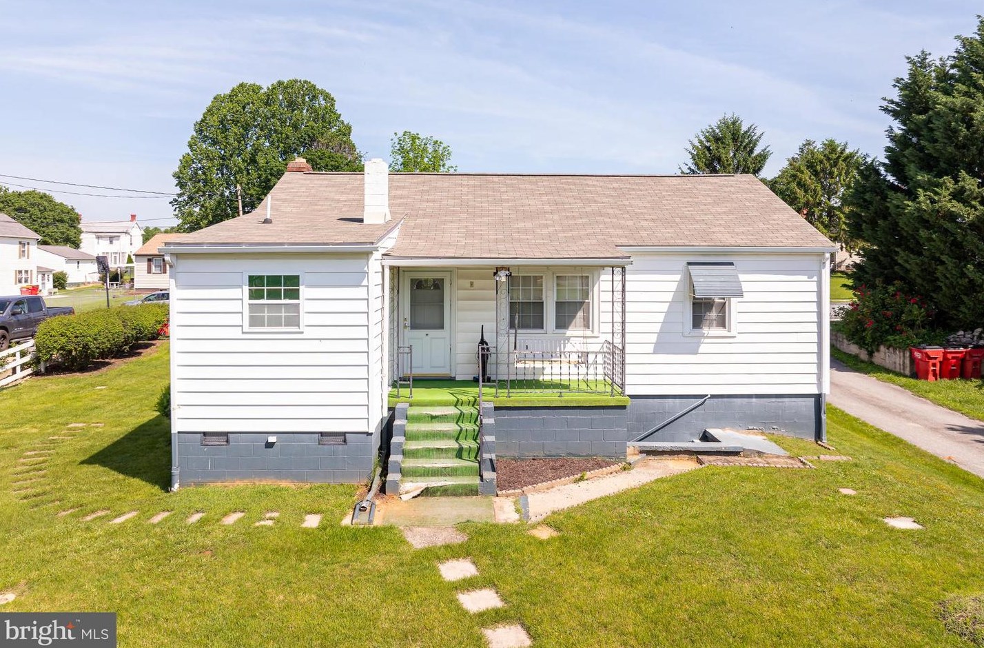 107 6 Ave, Ranson WV 25438-1402 exterior