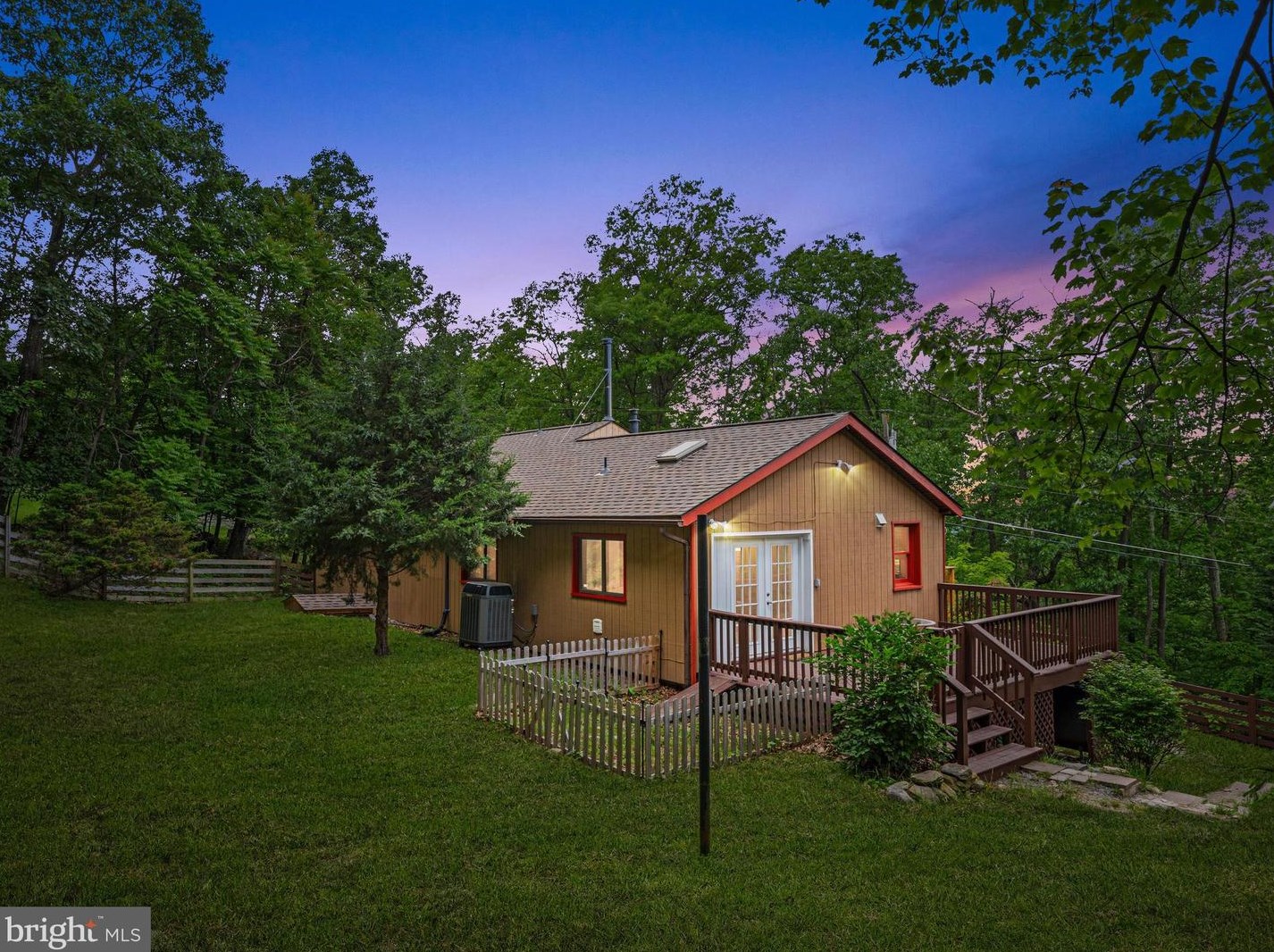 800 Valley View Rd, Harpers Ferry, WV 25425-6841