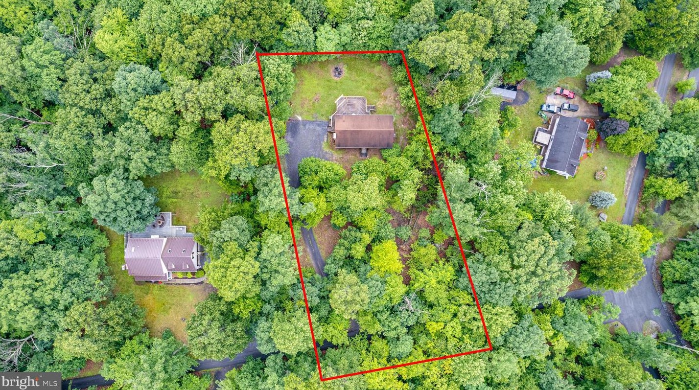 362 Ashland Woods Dr, Harpers Ferry, WV 25425