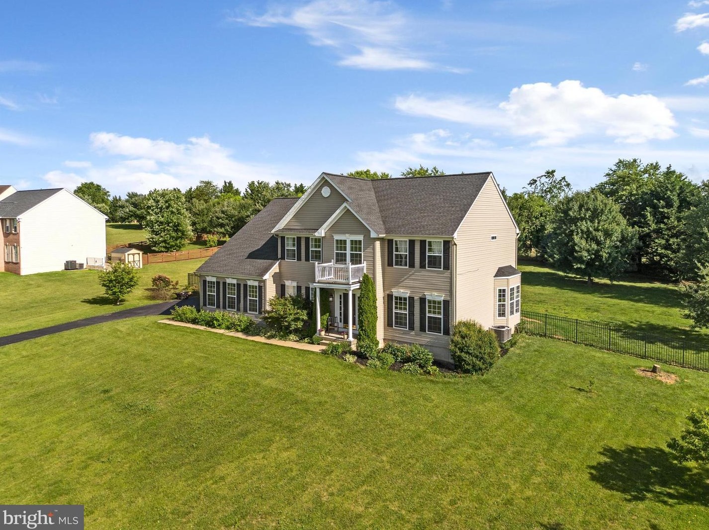 562 Spruce Hl Way, Charles Town WV  25414-4482 exterior
