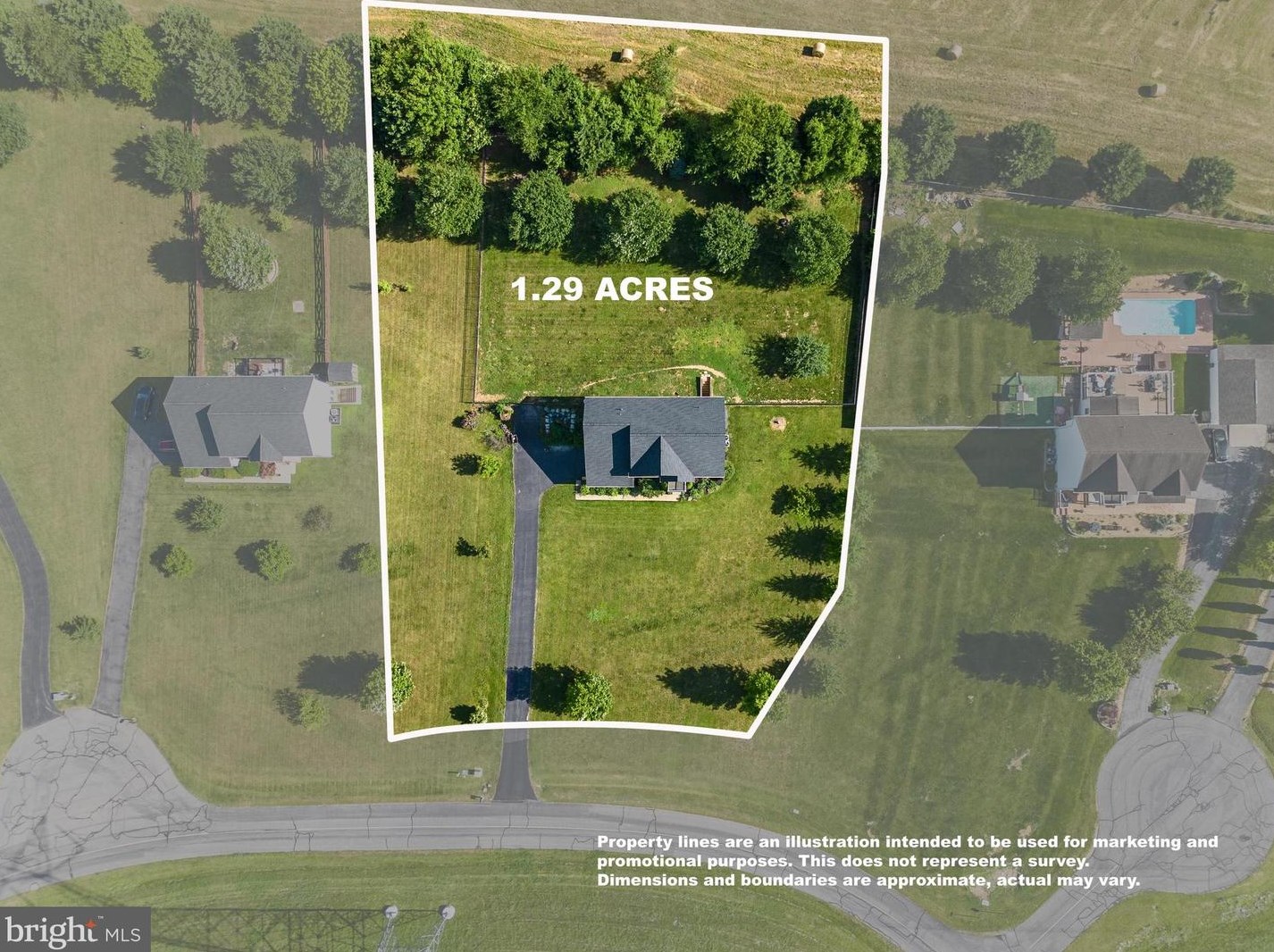 562 Spruce Hl Way, Charles Town WV  25414-4482 exterior