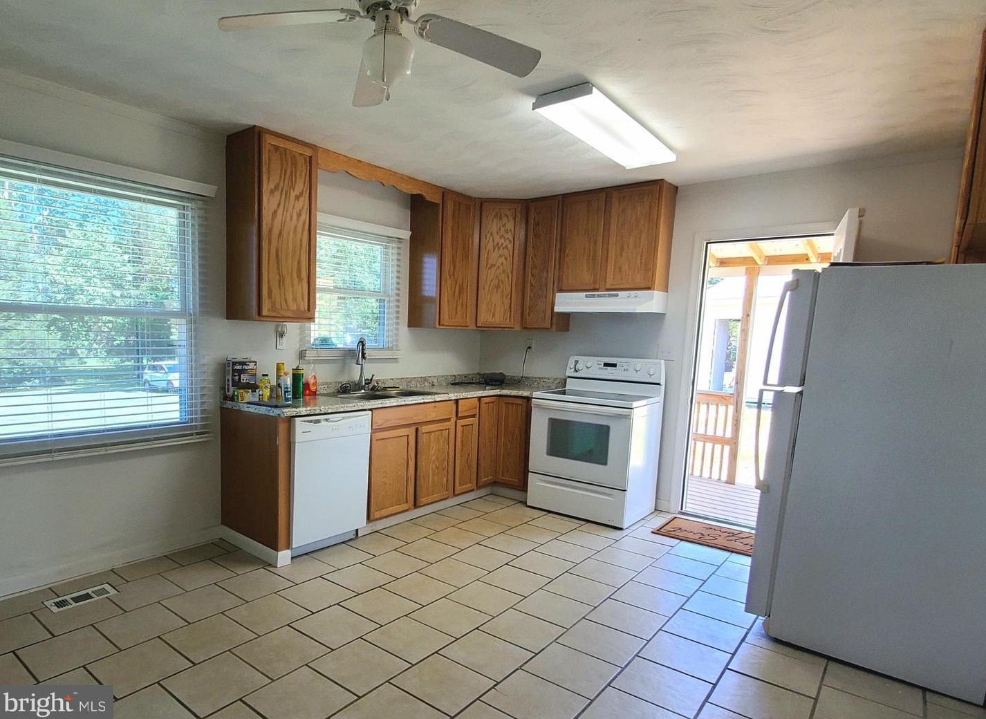 357 Happy Creek Dr, Martinsburg WV 25430-5730 exterior