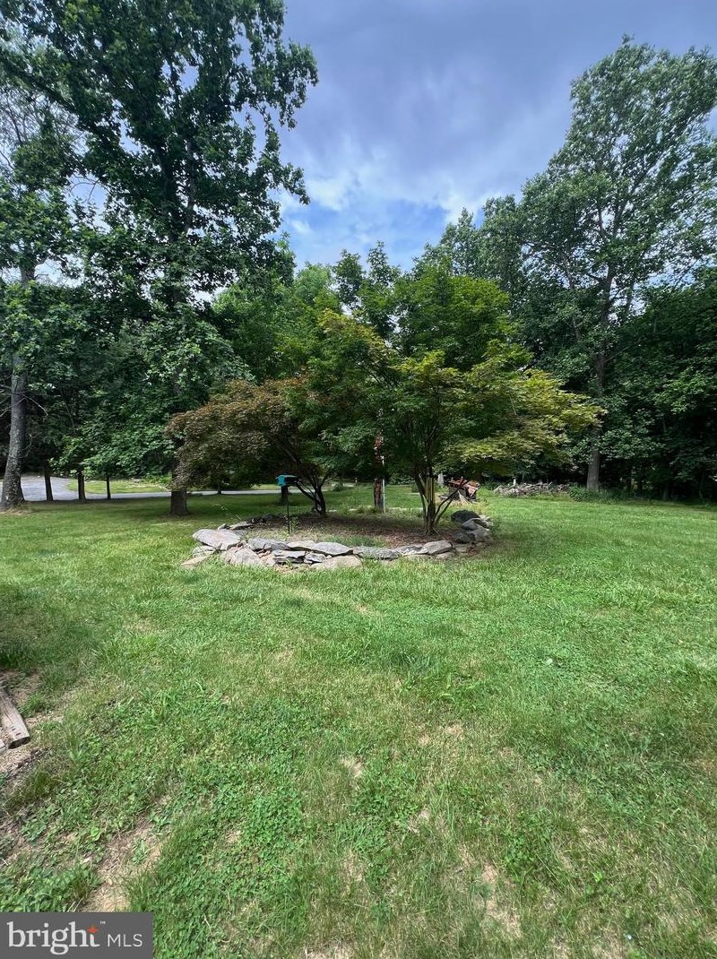 225 Foothill Ln, Harpers Ferry, WV 25425
