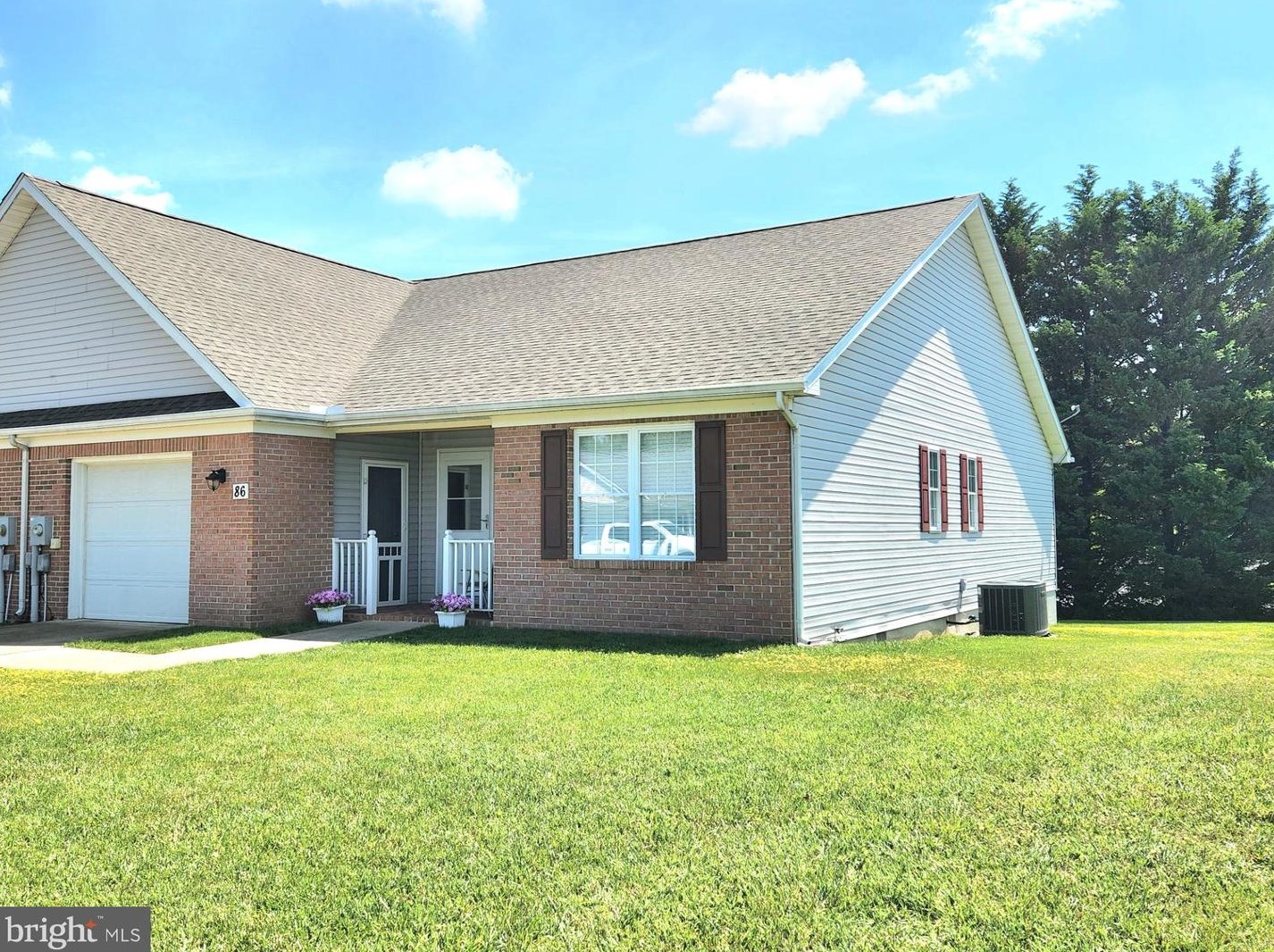 86 Westhall Dr, Charles Town, WV 25414