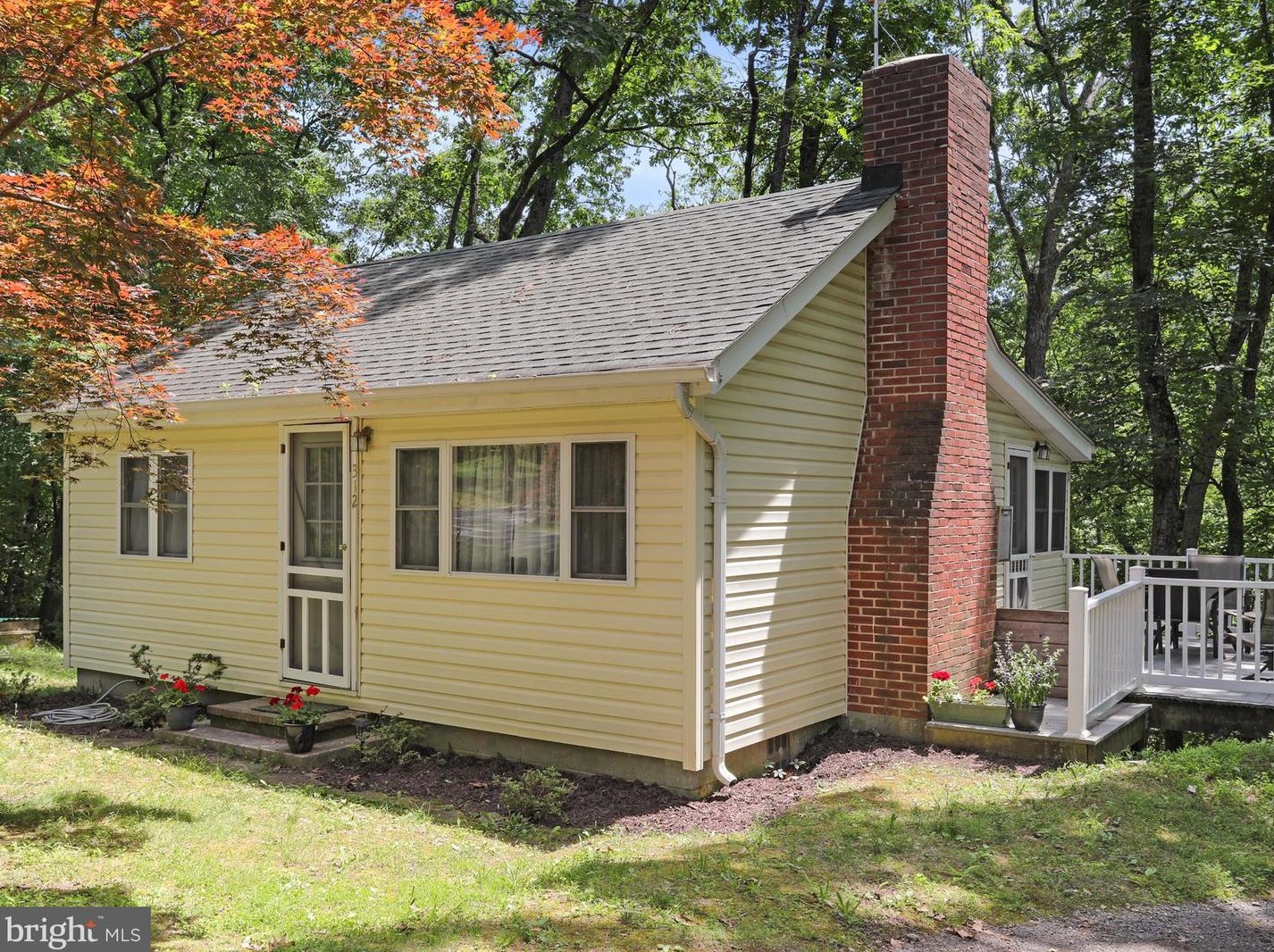 312 Dey Dr, Harpers Ferry, WV 25425-5935