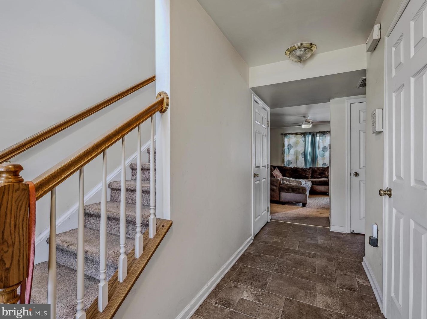 100 Fuzzy Tail Dr, Ranson, WV 25438-4885