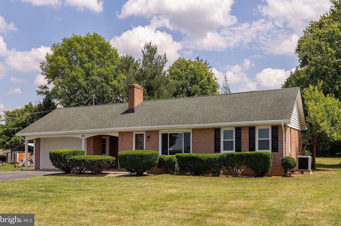 3212 Summit Point Rd, Summit Point, WV 25446